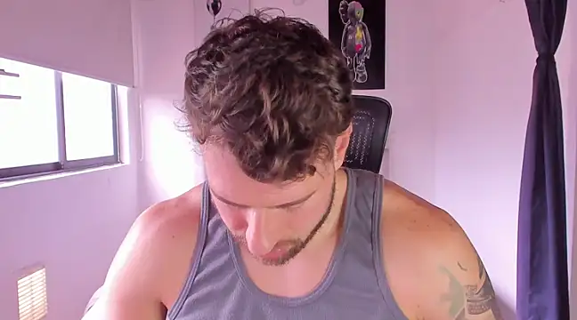 Snapshot of paul_rogerr chatting on 03/14/25, 03:36 paul rogerr online show from 03/14/25, 03:36