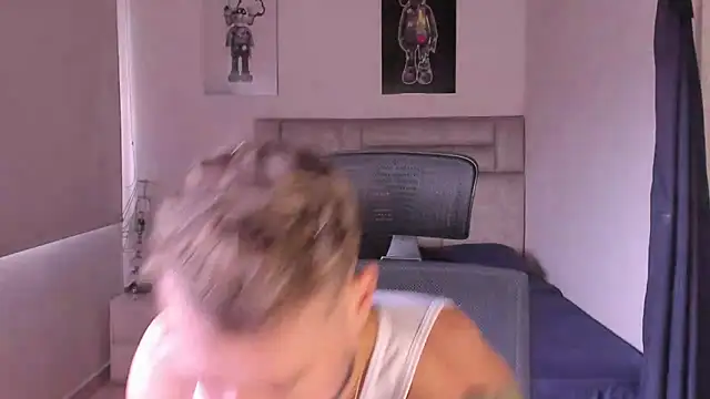 Snapshot of paul_rogerr chatting on 10/11/25, 02:37 paul rogerr online show from 10/11/25, 02:37