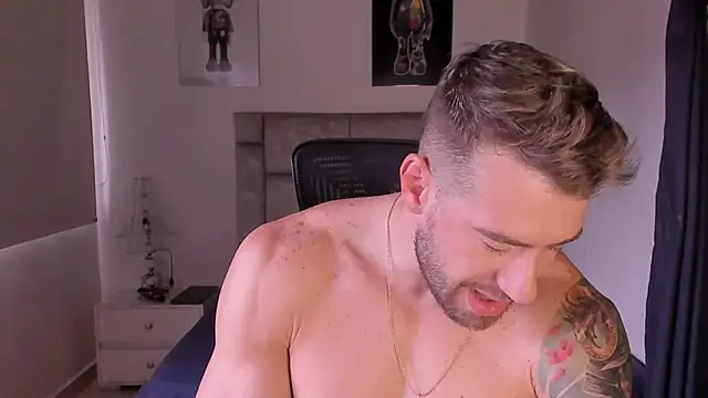 Snapshot of paul_rogerr chatting on 10/17/25, 01:03 paul rogerr online show from 10/17/25, 01:03