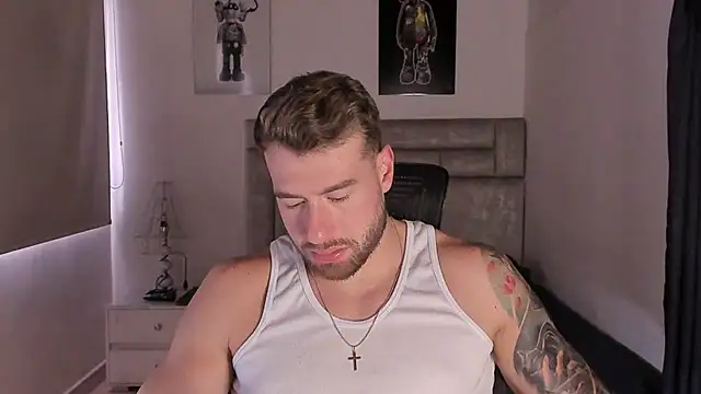 Snapshot of paul_rogerr chatting on 10/26/25, 08:37 paul rogerr online show from 10/26/25, 08:37