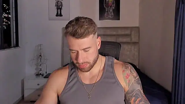 Snapshot of paul_rogerr chatting on 10/28/25, 02:26 paul rogerr online show from 10/28/25, 02:26