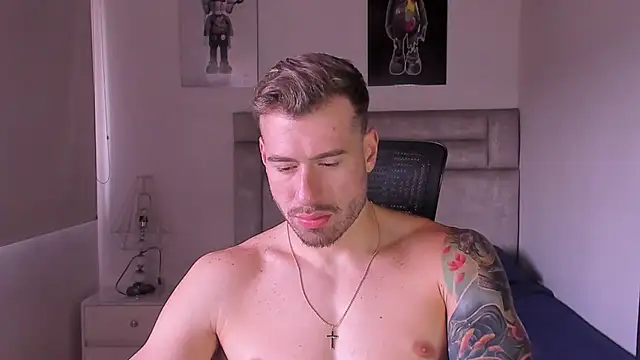 Snapshot of paul_rogerr chatting on 11/08/25, 04:07 paul rogerr online show from 11/08/25, 04:07