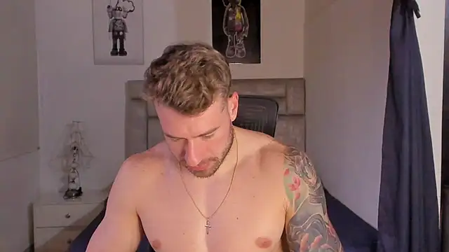 Snapshot of paul_rogerr chatting on 11/18/25, 10:25 paul rogerr online show from 11/18/25, 10:25