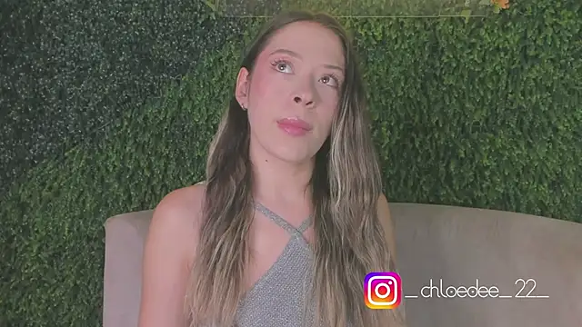 Snapshot of chloe_d chatting on 09/15/25, 12:05 chloe d online show from 09/15/25, 12:05
