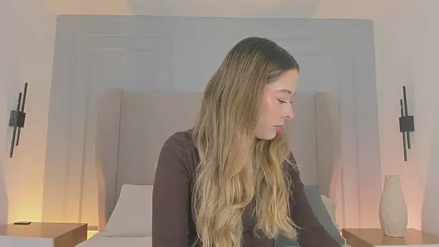 chloe d online show from 05/15/26, 12:45