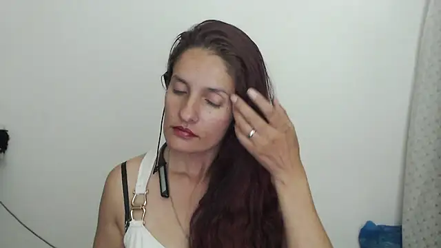 Snapshot of catalina_duran1 chatting on 06/25/26, 03:28 catalina duran1 online show from 06/25/26, 03:28