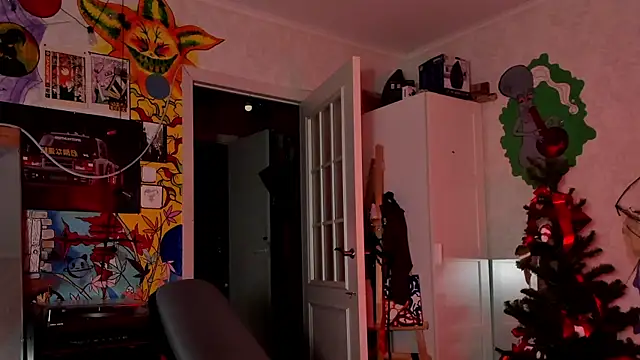 Sunny Mouse  online show from 12/17/25, 04:35