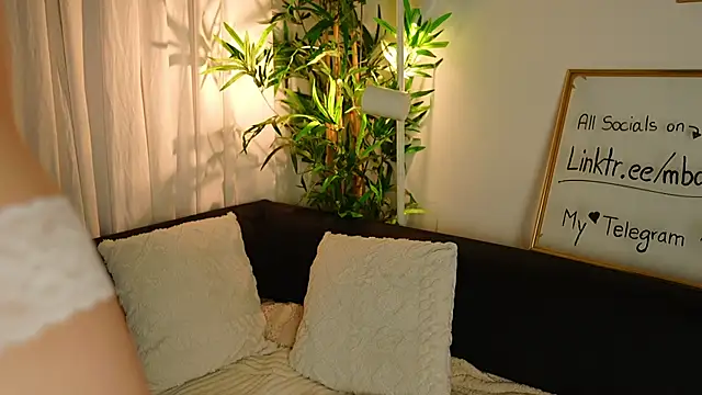 Snapshot of mbcaanna chatting on 01/31/25, 11:13 mbcaanna online show from 01/31/25, 11:13