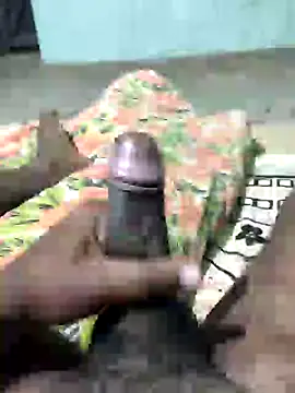 Snapshot of SILENT_FUCKER_01 chatting on 01/19/25, 05:28 SILENT FUCKER 01 online show from 01/19/25, 05:28