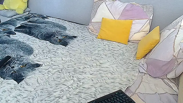 KathrineBerry online show from 03/01/25, 04:37