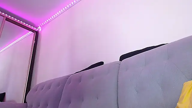 Snapshot of KathrineBerry chatting on 10/03/25, 01:35 KathrineBerry online show from 10/03/25, 01:35