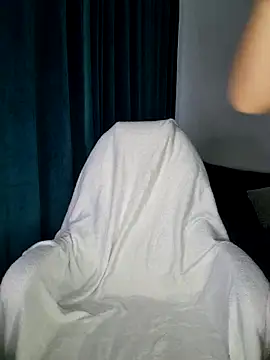 Snapshot of Flower_Pow3r chatting on 11/04/25, 06:01 Flower Pow3r online show from 11/04/25, 06:01