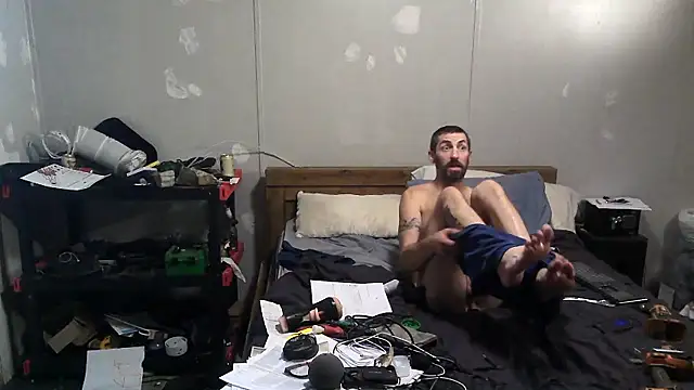 Bi curious86 online show from 10/28/25, 11:51