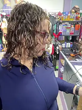 ROSALIALUCY online show from 02/09/26, 01:04