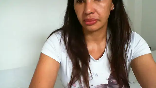 Snapshot of salome__milf chatting on 02/15/25, 09:26 salome milf online show from 02/15/25, 09:26