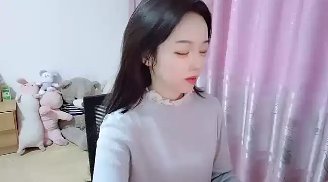 wwcc123 online show from 03/19/25, 01:32