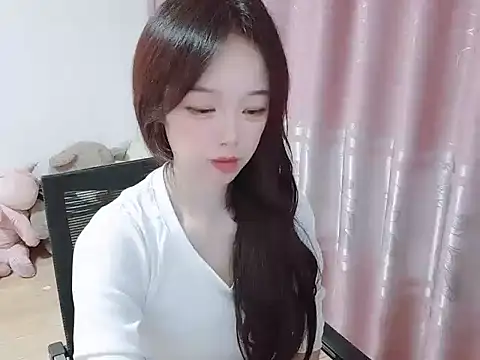 wwcc123 online show from 09/28/25, 02:22