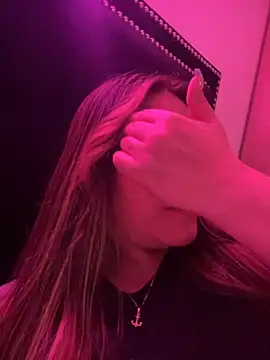 Snapshot of sexyyykloee chatting on 12/05/25, 06:22 sexyyykloee online show from 12/05/25, 06:22