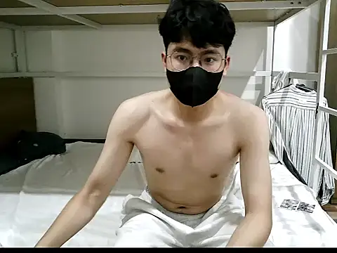 Gwencloudy online show from 02/22/26, 09:19