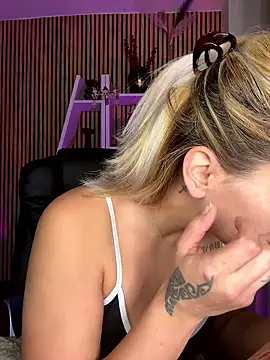 sofiah  online show from 01/10/26, 07:21