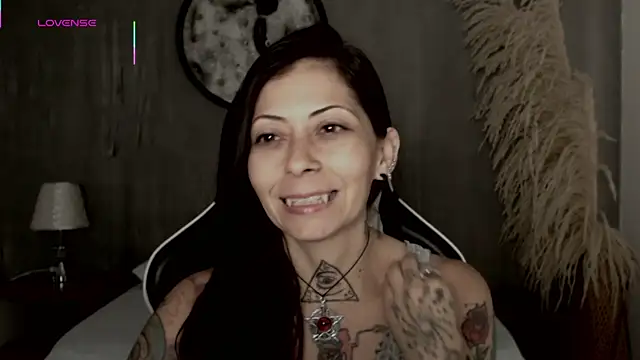 dark gotica online show from 10/11/25, 12:26