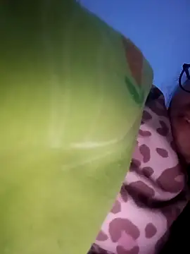 Snapshot of bruna_safadinhaa chatting on 03/07/26, 01:52 bruna safadinhaa online show from 03/07/26, 01:52