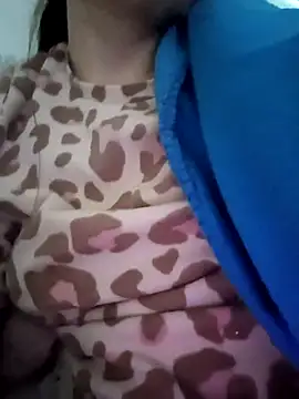 Snapshot of bruna_safadinhaa chatting on 03/12/26, 05:30 bruna safadinhaa online show from 03/12/26, 05:30