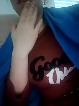 Snapshot of bruna_safadinhaa chatting on 03/15/26, 01:50 bruna safadinhaa online show from 03/15/26, 01:50