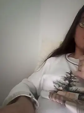 Snapshot of bruna_safadinhaa chatting on 04/14/26, 03:51 bruna safadinhaa online show from 04/14/26, 03:51