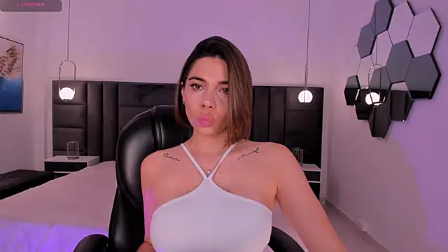 AmyWalker  online show from 02/01/25, 10:05