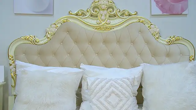 ViolettaCosmo online show from 12/01/25, 06:51