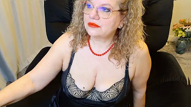 Snapshot of maggiemilff chatting on 03/08/26, 05:00 maggiemilff online show from 03/08/26, 05:00