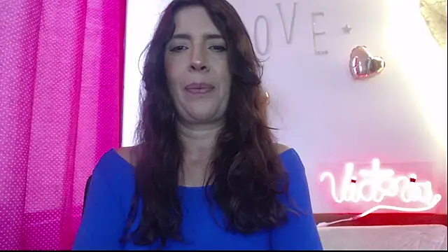 Victoria meester online show from 03/06/25, 02:08