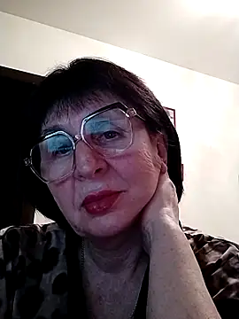 AlbinaXPretty online show from 02/17/25, 06:04