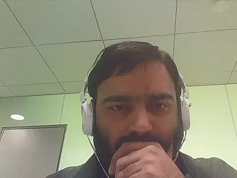 JohnBond009 online show from 05/18/26, 09:04