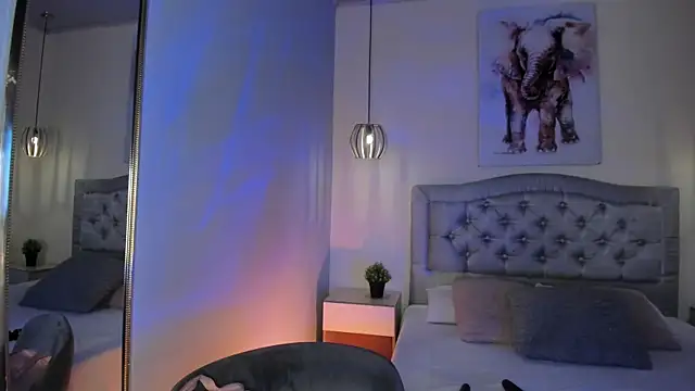 ayshel   online show from 12/17/25, 11:00