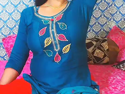 nikitahot3 online show from 05/17/26, 12:08