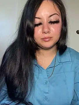 Snapshot of xocrybaby chatting on 01/04/25, 10:13 xocrybaby online show from 01/04/25, 10:13