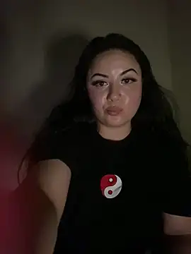 Snapshot of xocrybaby chatting on 03/01/25, 06:03 xocrybaby online show from 03/01/25, 06:03