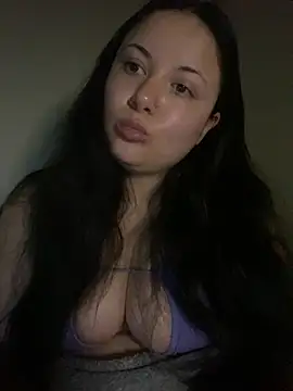 Snapshot of xocrybaby chatting on 03/02/25, 02:51 xocrybaby online show from 03/02/25, 02:51