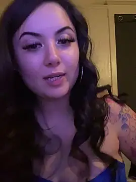 Snapshot of xocrybaby chatting on 11/26/25, 05:08 xocrybaby online show from 11/26/25, 05:08