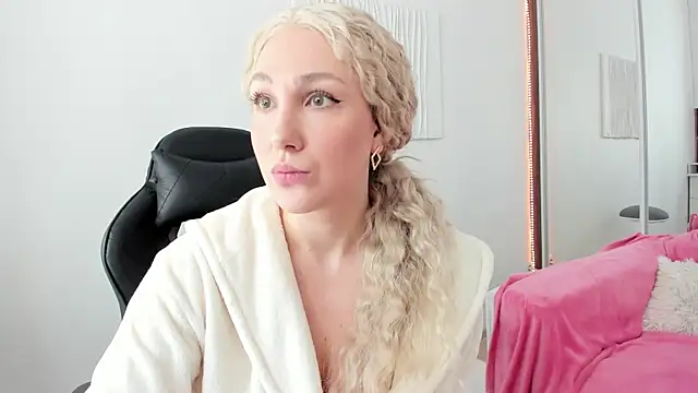 CarolMay online show from 06/04/26, 05:35