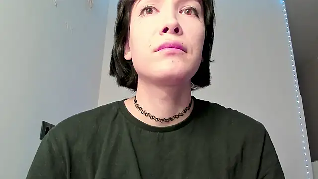 Snapshot of dollmore chatting on 01/19/25, 08:30 dollmore online show from 01/19/25, 08:30