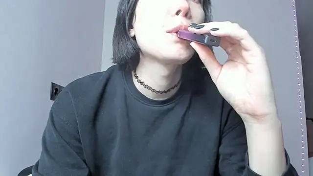 Snapshot of dollmore chatting on 02/01/25, 02:58 dollmore online show from 02/01/25, 02:58