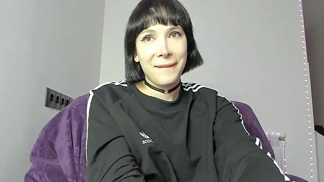 Snapshot of dollmore chatting on 02/08/25, 06:22 dollmore online show from 02/08/25, 06:22