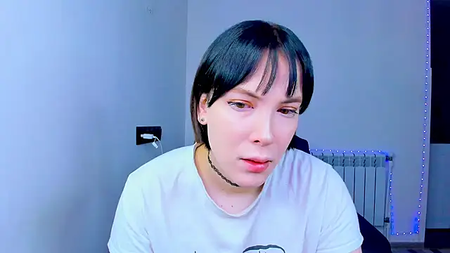 Snapshot of dollmore chatting on 09/15/25, 07:41 dollmore online show from 09/15/25, 07:41