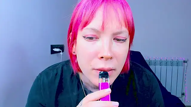 Snapshot of dollmore chatting on 10/07/25, 07:33 dollmore online show from 10/07/25, 07:33