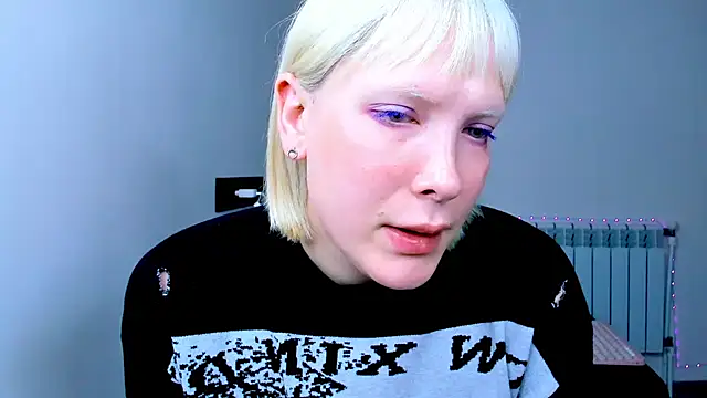 Snapshot of dollmore chatting on 11/16/25, 07:03 dollmore online show from 11/16/25, 07:03