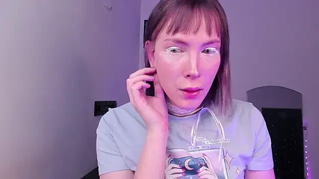 Snapshot of dollmore chatting on 02/17/26, 06:03 dollmore online show from 02/17/26, 06:03