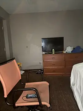 Stressreliever82 online show from 04/15/26, 07:58